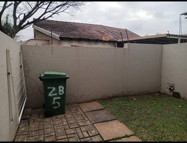 2 BEDROOM TOWNHOUSE FOR SALE IN GREENHILLS